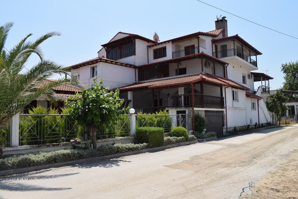 Menis Haus Apartment Vrasna Exterior photo