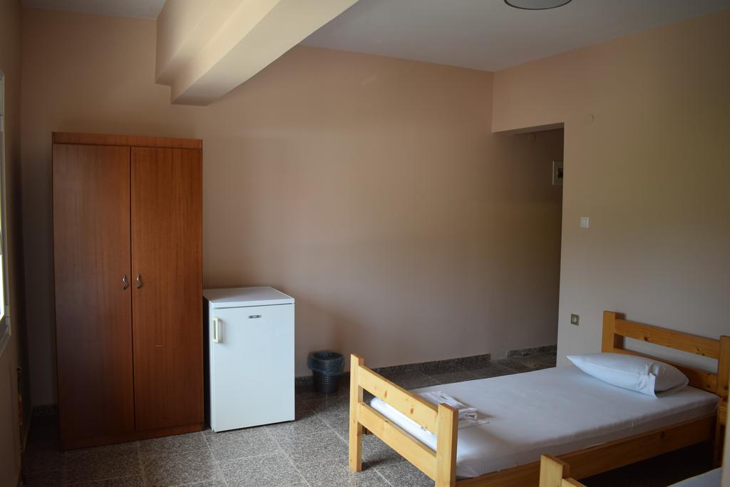Menis Haus Apartment Vrasna Exterior photo