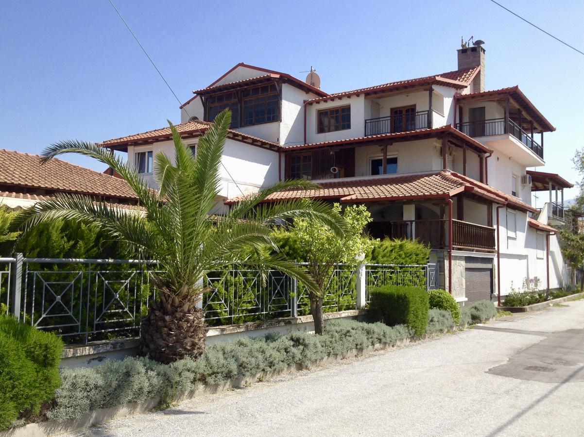 Menis Haus Apartment Vrasna Exterior photo